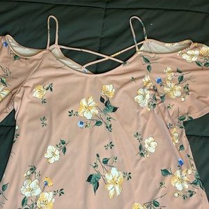 Kailegh valette back detail cold shoulder blush top